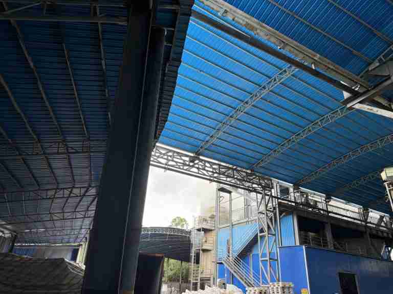 Covered process area and drying building at a lignosulfonate plant