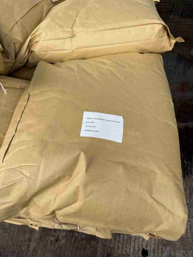 25 kg bag of sodium lignosulfonate with product label